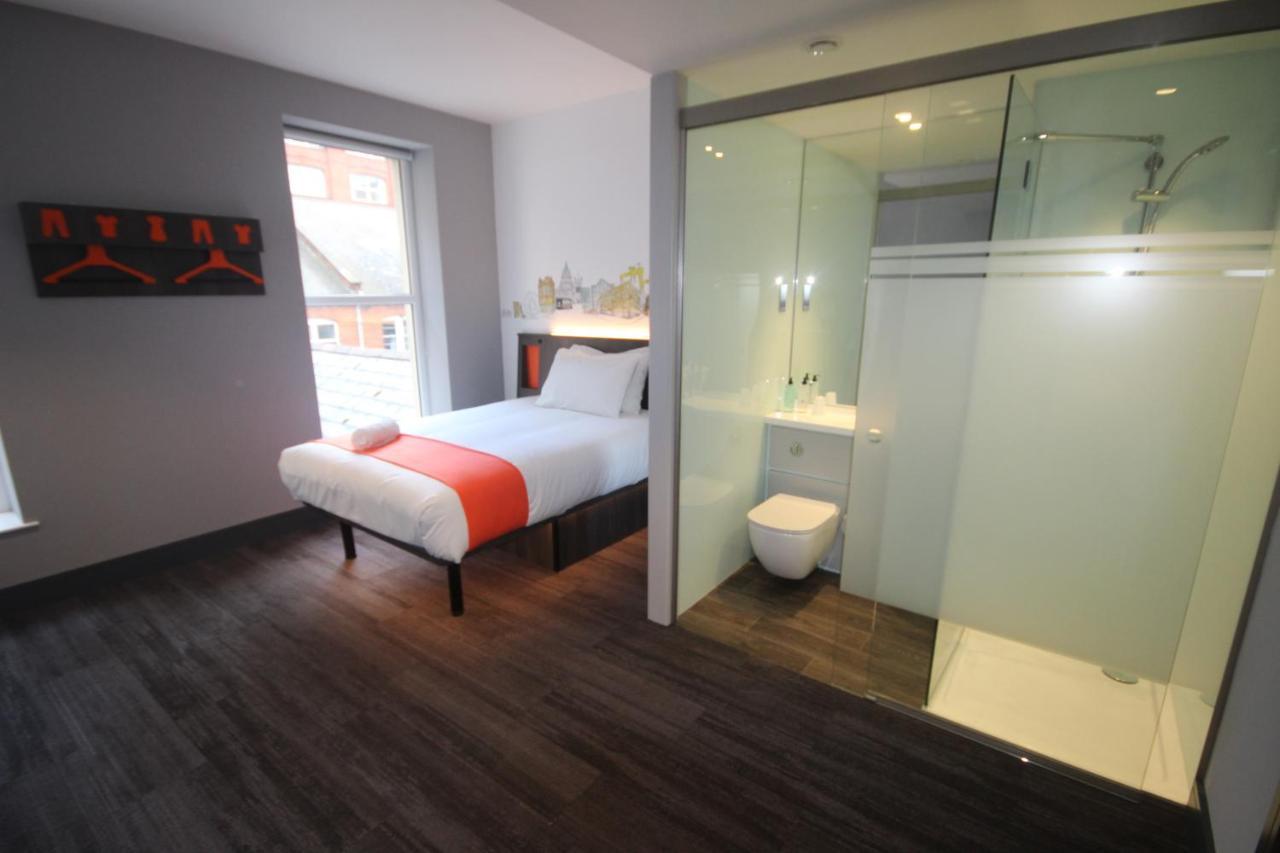 Easyhotel Belfast Exterior foto