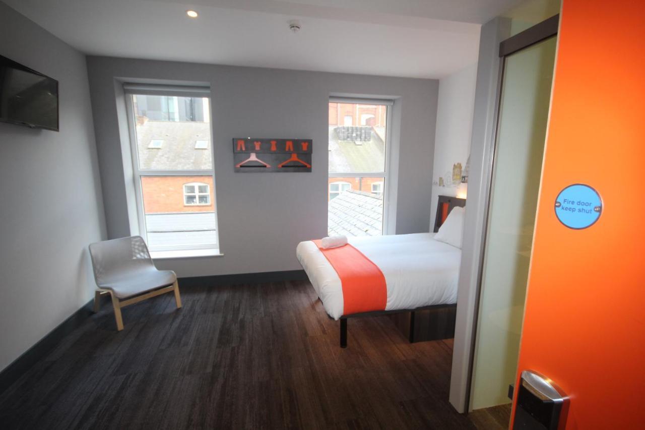 Easyhotel Belfast Exterior foto