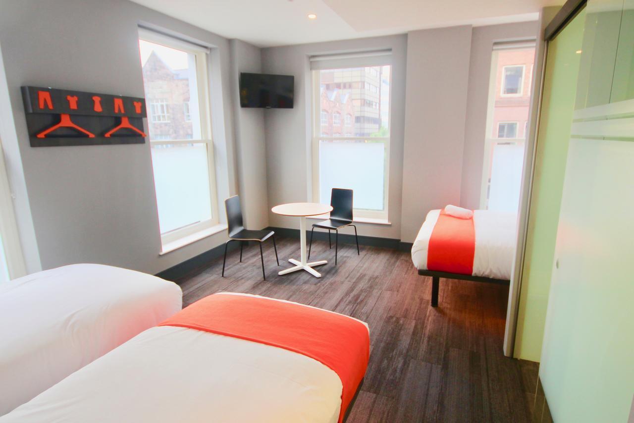 Easyhotel Belfast Exterior foto