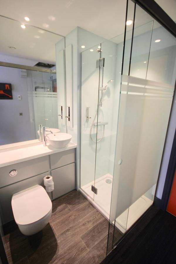 Easyhotel Belfast Exterior foto
