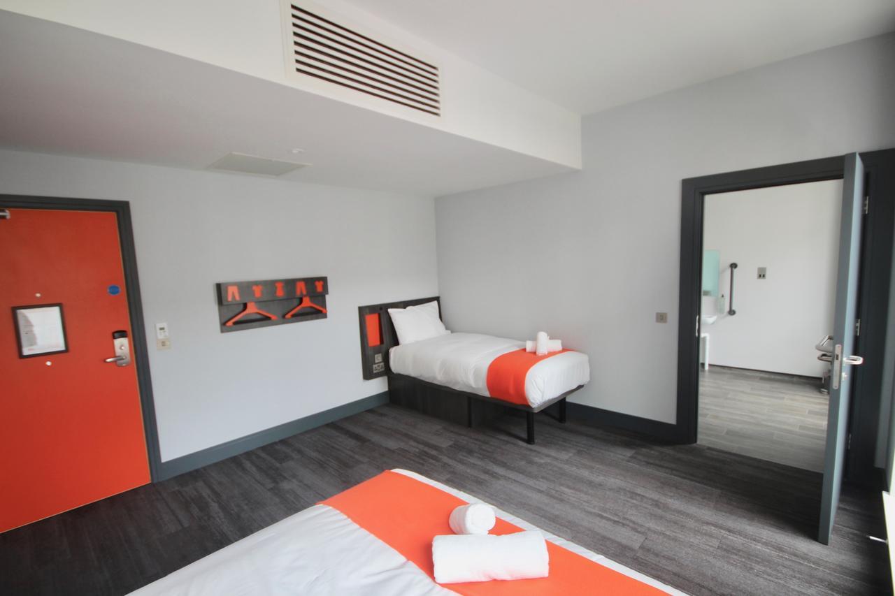 Easyhotel Belfast Exterior foto