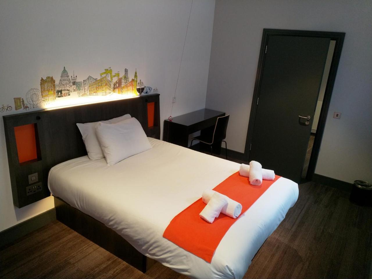 Easyhotel Belfast Exterior foto