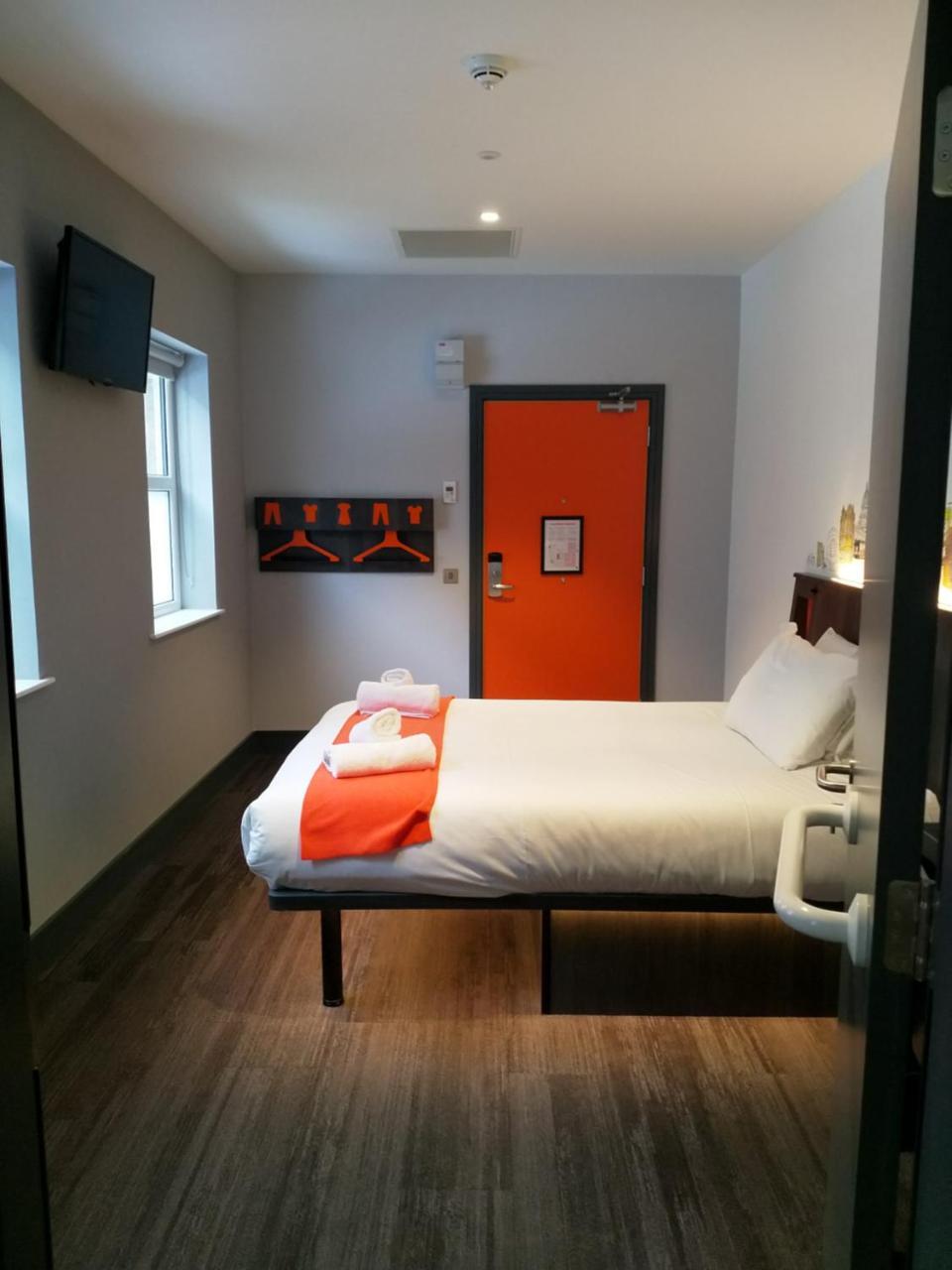 Easyhotel Belfast Exterior foto
