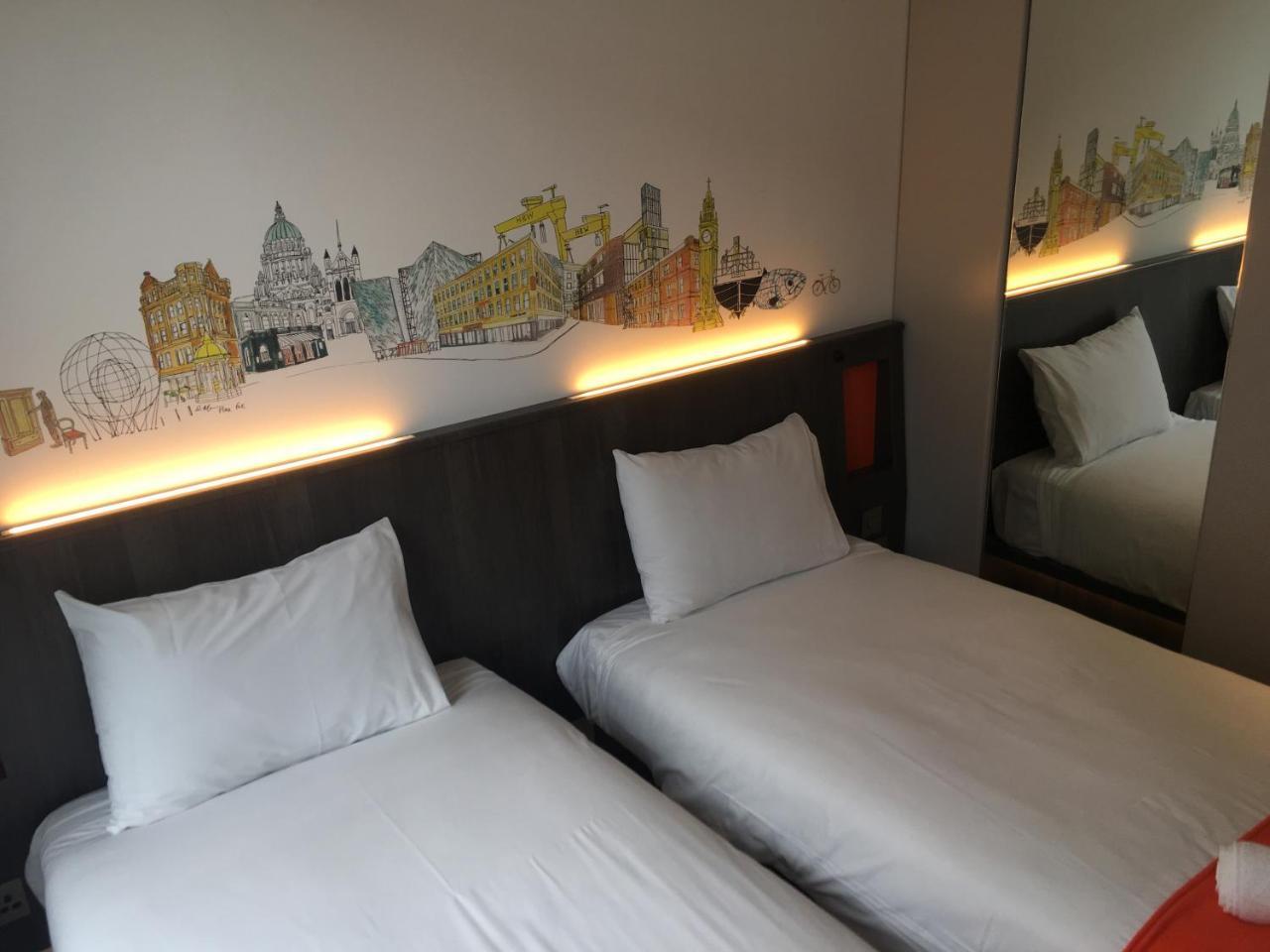 Easyhotel Belfast Exterior foto